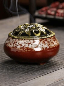 大型陶瓷香炉（配复古铜盖） - 含炭盘和蚊香架，中式香薰炉，适用于线香、线圈香和树脂香，是居家香氛和装饰品的理想之选。 - 同款 - 查看 17