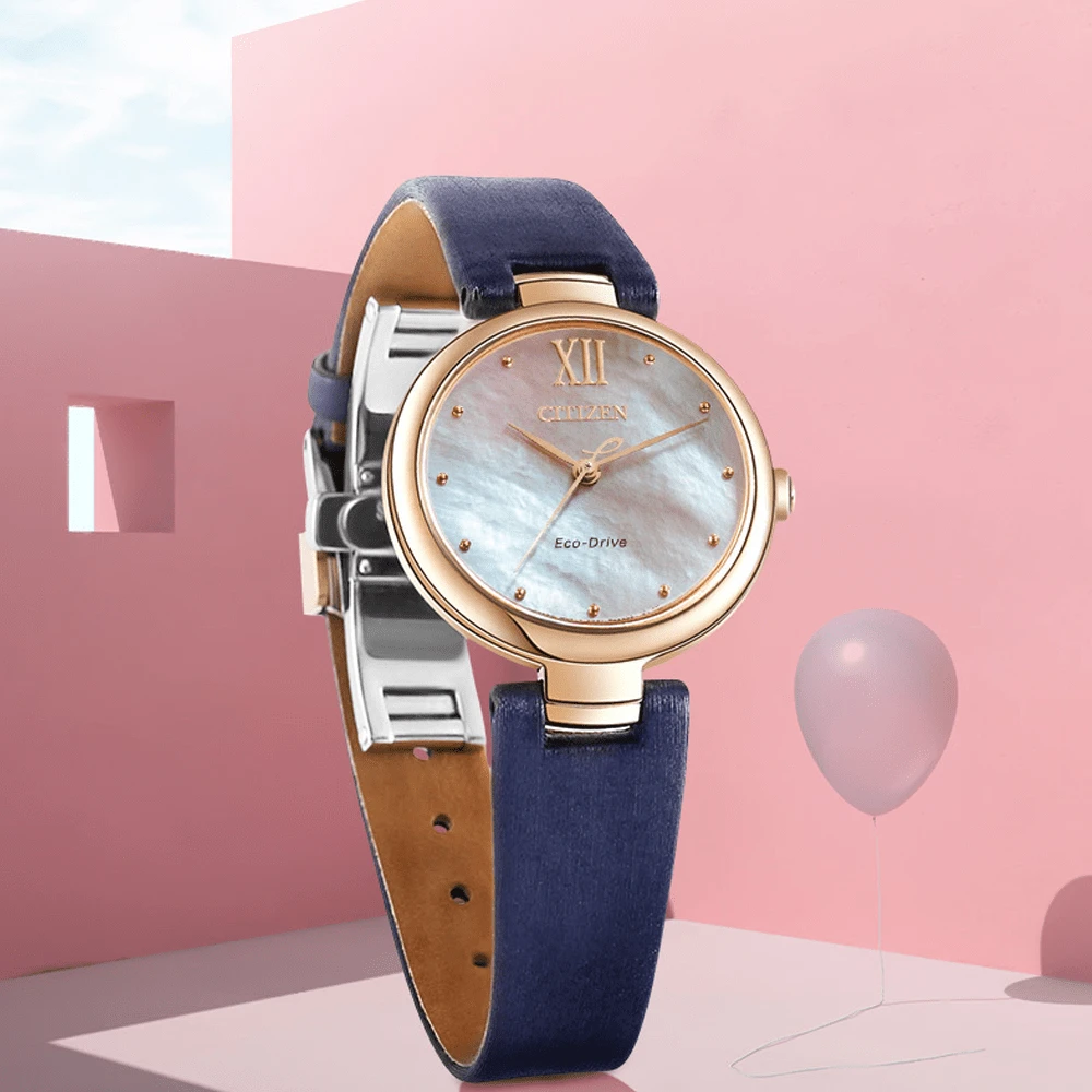 CITIZEN EM0533-15D 女士驾驶腕表，玫瑰金不锈钢表壳，蓝色缎面皮革表带，珍珠母贝表盘，优雅时尚，适合作为生日、周年纪念日或情人节礼物送给女友、妻子或姐妹。 - 白色 - 查看 1