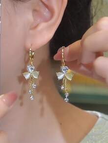 一对金色四叶草心形耳环，镶嵌人造钻石，新娘时尚耳环，奢华优雅，适合新娘、婚礼礼物、婚礼、订婚、日常场合、派对、节日和各种聚会。 - 彩色 - 查看 2