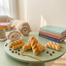 逼真扭曲面包挤压玩具：柔软慢回弹挤压减压玩具，高品质食物造型感官解压玩具，完美的母亲节礼物，适合成人和收藏家 - 彩色 - 查看 5