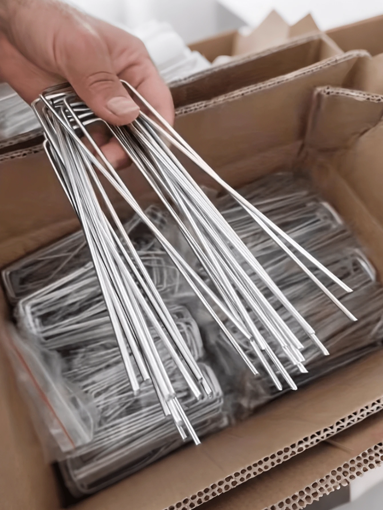 100 chiếc đinh thép mạ kẽm hình chữ U, đinh cố định vải chống cỏ, đinh cắm vườn, phụ kiện kim loại cho bãi cỏ, đinh chống gió. - A - Xem 1