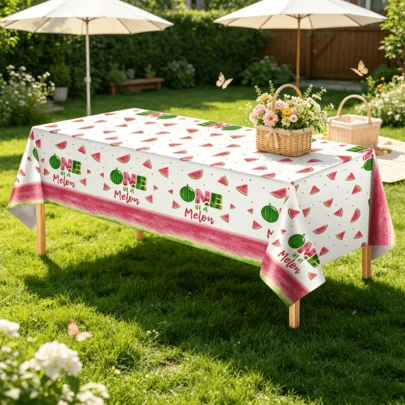 1/3 chiếc khăn trải bàn nhựa dùng một lần in hình dưa hấu, kích thước 54x108 inch, thích hợp cho cắm trại, dã ngoại, tiệc tùng hàng ngày, đồ dùng trang trí tiệc chủ đề dưa hấu.