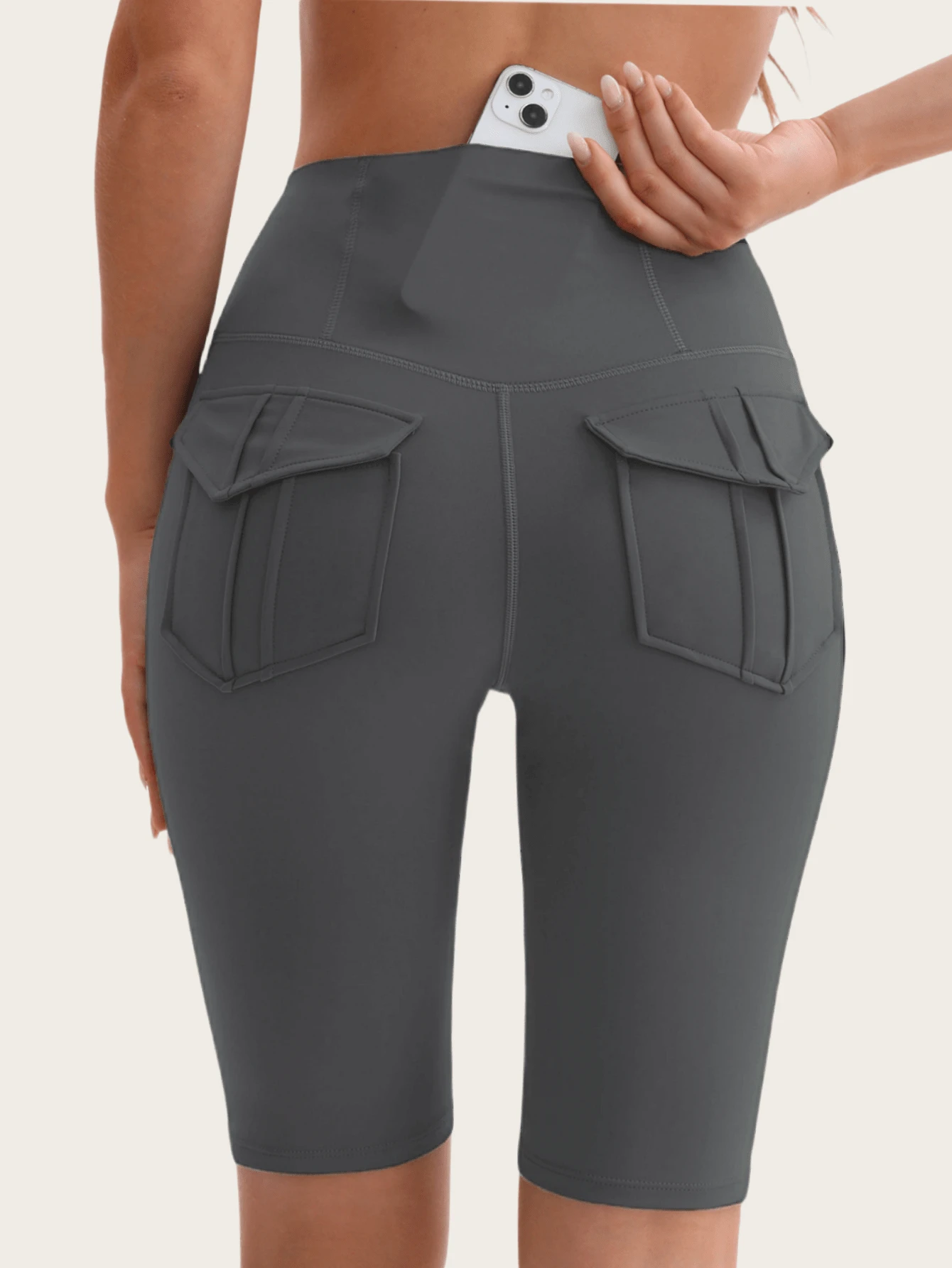 Pantalones de yoga de cintura alta para mujer/con bolsillos, pantalones de yoga que levantan el trasero para ejercicio, con suave elasticidad y transpirabilidad. Pantalones cortos deportivos con ajuste ceñido, adecuados para correr, ciclismo, fitness, deportes al aire libre, entrenamiento. Pantalones cortos gruesos con un estilo de moda, adecuados para primavera y verano - Gris Oscuro - Ver 1
