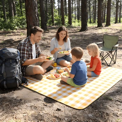 Trójwarstwowa wodoodporna i odporna na piasek mata piknikowa, bardzo duża składana mata zewnętrzna, miękki, wygodny i odporny na zużycie przenośny koc kempingowy, na plażę/piesze wędrówki/festiwal muzyczny/piknik dla rodziców z dziećmi/niezbędna mata do podróży kamperem, wzór w żółtą kratkę