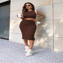 CONJUNTO KIM – SAIA + CROPPED ✔ Cropped moderno e versátil ✔ Saia com caimento elegante - Café - Visão 1