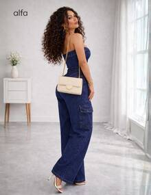 Enterizo Palazzo Mujer Mezclilla Denim Strapless Azul Lavado con Brillos Strass y Botones Metálicos, Bolsas Cargo, Pierna Ancha Wide Leg, Casual Verano Playa Vacaciones Outfit Moderno Sexy - Azul Marino - Ver 2