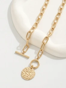Vintage Style Hammered Coin Disc Pendant Necklace, Textured Metal Round Plate Buckle Necklace, Elegant Everyday Wear Accessory - Gold - View 4
