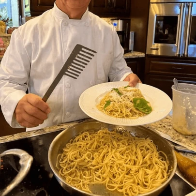 304 Edelstahl Pastabel, kammförmige Hauptgangabel, italienischer Spaghetti-Servierlöffel
