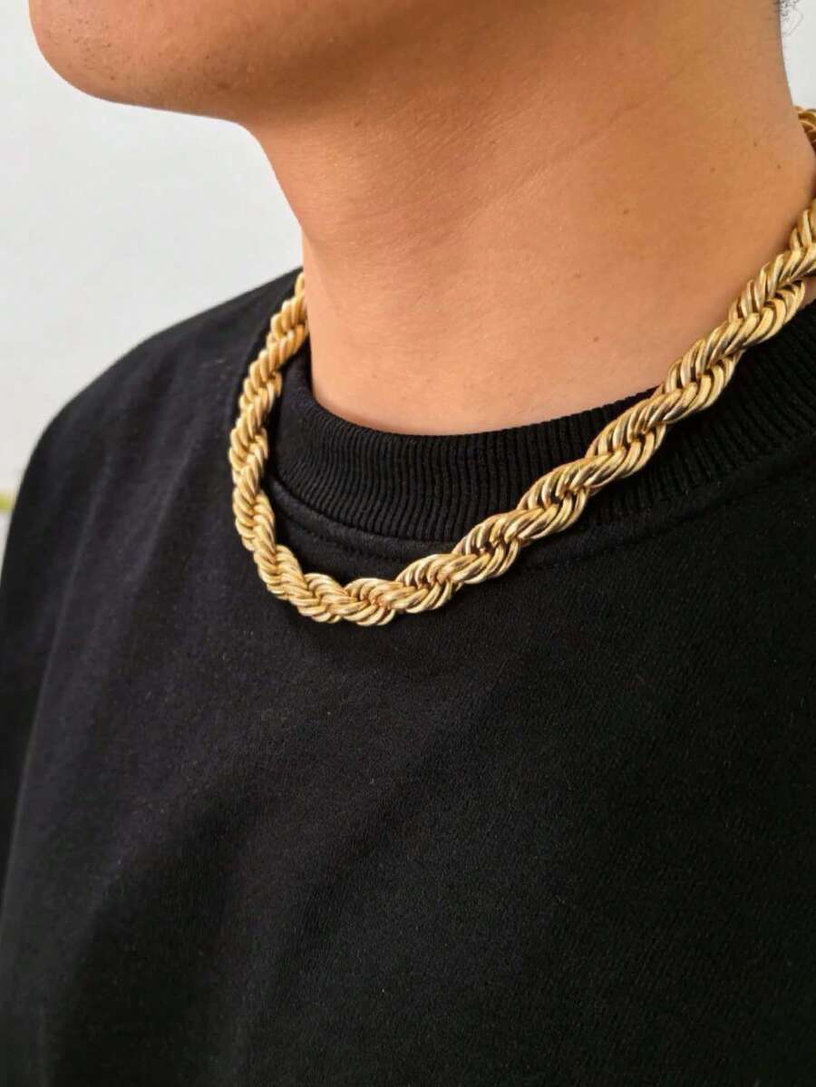 1 chiếc dây chuyền kim loại dày dặn phong cách Hip-Hop dành cho nam, cao cấp và thời trang, phù hợp cho đi làm hàng ngày, hẹn hò, tụ họp và trang phục công sở. Kết hợp hoàn hảo với vest để tạo vẻ ngoài lịch lãm, áo phông để có phong cách giản dị nhưng vẫn sang trọng, và áo len để tạo phong cách nhiều lớp tinh tế. Thiết kế unisex phù hợp cho cả nam và nữ, mang lại cảm giác tinh tế và chắc chắn, dễ dàng nâng tầm tổng thể trang phục. Một chiếc dây chuyền choker đa năng cho mọi mùa. - Vàng - Xem 1