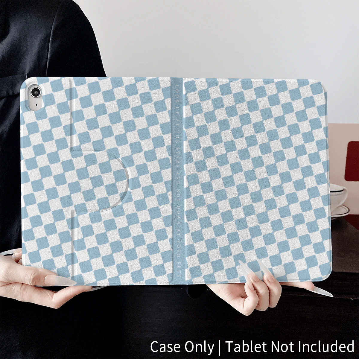 1个蓝色棋盘格纹平板电脑保护套,适用于iPad,360°旋转可折叠智能保护套 - 兼容iPad Air 6/5/4、iPad 10 (10.9英寸)、iPad Pro 2024/Air M3/A16 2025 - 非常适合工作、旅行和居家使用,兼容小米平板电脑、三星平板电脑、小米平板电脑5/6/8、华为MatePad平板电脑 - 彩色 - 查看 1