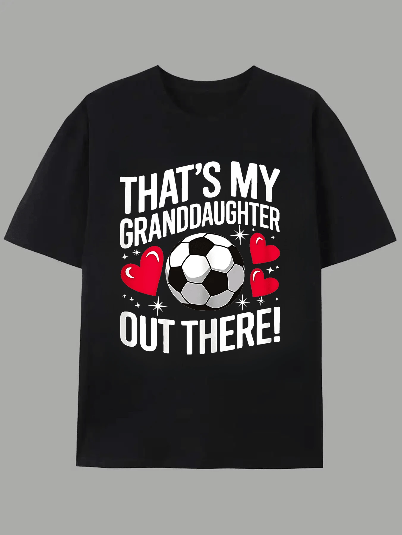 Camiseta Retro de Fútbol para Hombre - Diseño de Balón de Fútbol y Corazones con la Frase "Esa es mi nieta ahí fuera", Regalo de Fútbol Adecuado para Partidos de Fútbol, Eventos Familiares, Abuelos, Camiseta Casual de Cuello Redondo Lavable a Máquina - Negro - Ver 1