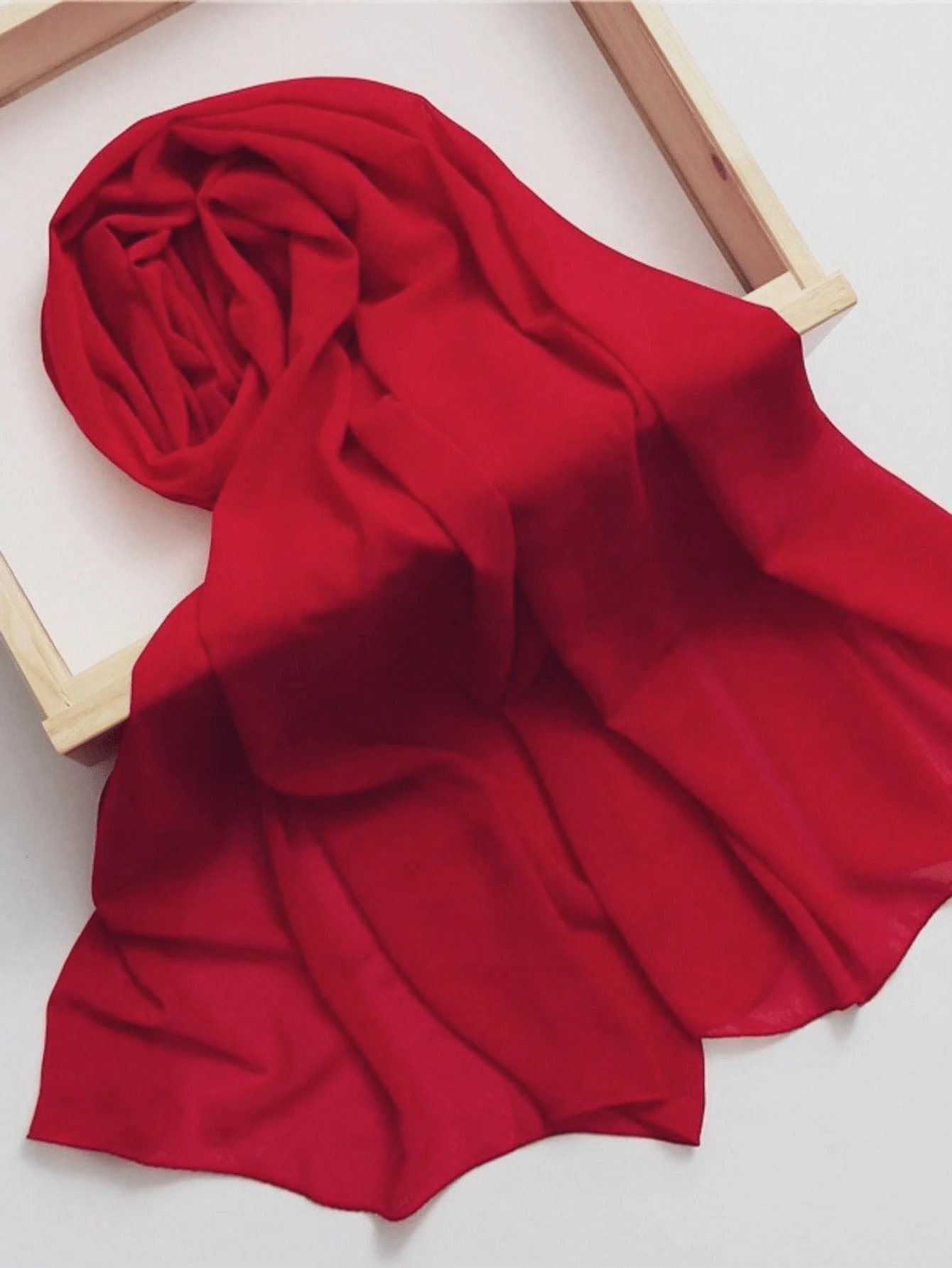 1pc Pleated Satin Headscarf, Women's Lightweight Breathable Chiffon Scarf For Summer - Red - View 1