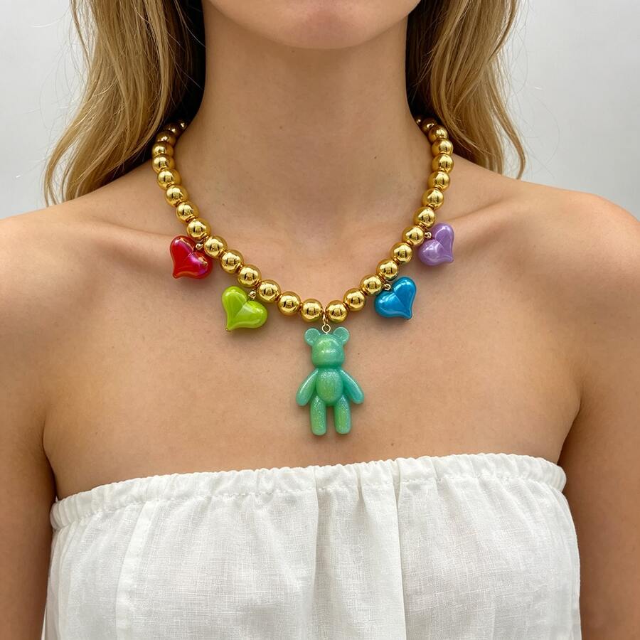 1件独特心形串珠小熊吊坠项链，精致彩色心形吊坠项链，适合女性日常佩戴