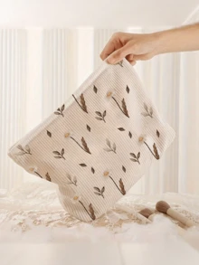 Lightweight Daisy Print Makeup Bag - Fashionable Daisy Print Corduroy Makeup Bag - Lightweight, Zippered Makeup Bag Suitable For Travel And Toiletries, Multi-Functional Makeup Storage Bag, Unscented, Neutral Adult, Non-Waterproof Makeup Storage Bag, Makeup Storage Bag, Mini Makeup Bag, Travel Small Makeup Box Accessory, Suitable For Work, School And Shopping, Convenient For Outdoor Use, Gift For Friends And Best Friends - Multicolor - View 5