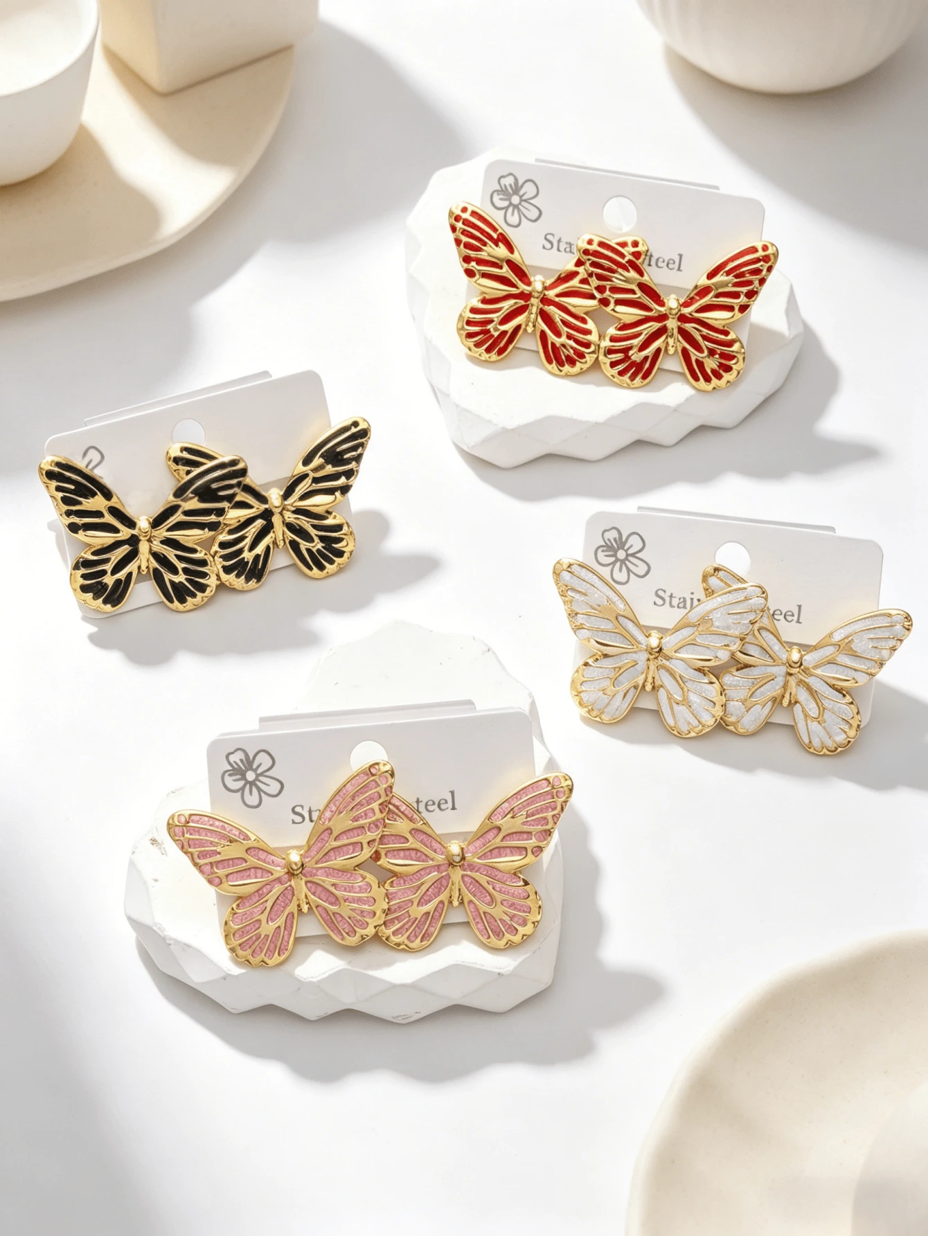 OBOVAY 4 Paar 304 Edelstahl Schmetterling Ohrringe Set, gemischtes goldplattiertes Flügel Design, modische hypoallergene Ohrstecker für Frauen, elegante übertriebene Flügel Ohrringe geeignet für Alltag, Festivals, Partys, Urlaub, modischer Schmuck - Verschiedenfarbig - Übersicht 1
