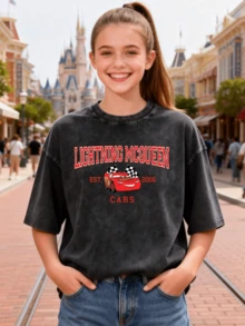 This Disney Women's T-Shirt Features A Creative Double-Sided Print Of Lightning McQueen From The Cars Series. It's A Spring/Summer Style Crew Neck Retro Washed Cotton T-Shirt, Made Of Soft And Comfortable Pure Cotton Fabric, Suitable For Everyday Wear, Shopping, Travel, And Casual Occasions. It Also Makes A Wonderful Gift. - màu đen - Xem 2