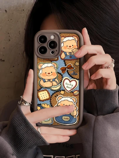 1pc Soft & Cute Retro Cartoon Adorable High-Quality American Style Vintage Vibe Butter Bear Heart Cookie, Fluffy Cute Cartoon Bear Daily, Brown & Blue Contrast Cute Retro Patchwork Personality Print Soft Shock-Proof Phone Case, Rounded Corners Full Coverage, Precise Cutouts, Suitable For IPhone 17/17 Pro/17 Pro Max/16/15/15 Plus/15 Pro/15 Pro Max/14/13/12/11 Cover, Phone Case, Phone Protector, Phone Shell, Fashionable Phone Case, Anti-Drop Phone Case