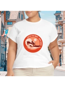 2026 Camiseta unisex de algodón casual de verano, estampada diseño playero surf atardecer, ropa de vacaciones, colores blanco y negro, tallas extras disponibles - Blanco - Ver 1