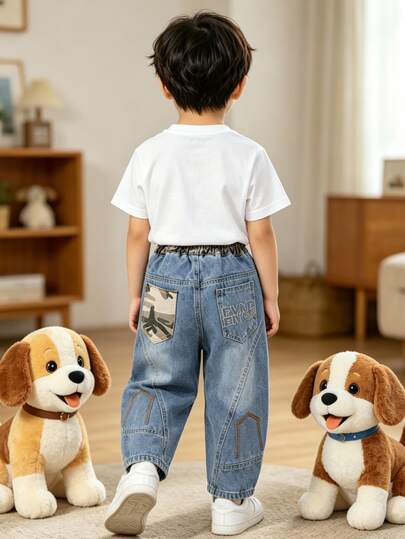 男童迷彩拼接牛仔裤，适合日常、上学、休闲和户外活动穿着。