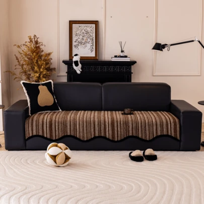 Một tấm phủ ghế sofa bằng vải chenille jacquard kẻ sọc bất đối xứng, kiểu cổ điển, dùng được cả bốn mùa, khăn phủ sofa, chống trượt, chống bụi, chống nhăn, chống mài mòn, chống trầy xước do mèo, bảo vệ sofa của bạn, phù hợp với sofa 1-4 chỗ và sofa hình chữ L.