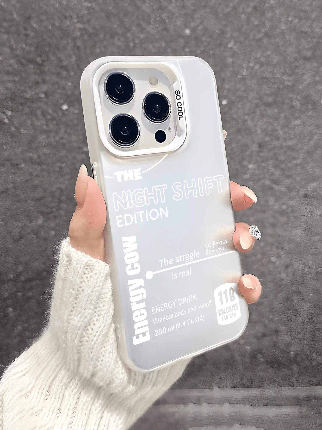 1 chiếc ốp lưng tương thích với iPhone 17/16 Pro Max/15 Plus/14 Pro/13/12/11, dòng sản phẩm, bề mặt mờ như gương, ốp bảo vệ điện thoại, kiểu dáng Ins Overtime, in hình nước tăng lực Night Shift, bảo vệ toàn thân khỏi rơi vỡ, các đường cắt chính xác. - trắng - Xem 1