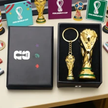 FIFA 2026年世界杯足球派对礼盒，适用于美国、加拿大、墨西哥，足球迷纪念品礼盒套装，派对礼品，适合毕业、返校、万圣节、圣诞节、父亲节或生日等场合，是送给世界杯足球迷的理想礼物。 - 彩色 - 查看 11