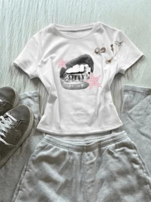 Graphic Tees Teen,Graphic Tees,High-Quality Printed Round Neck Short Sleeved T-Shirt, With Silver Grillz Lips & Pink Stars Pattern,Perfect For Boy &Girl , Breathable Fabric,Street Cool Style, High Comfort,Y2k Style. - 白色 - 查看 1