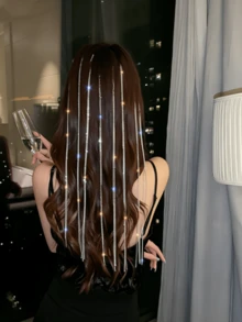2件套时尚水钻爱心流苏发饰套装，适合编发、扎马尾辫、装饰发辫，男女通用，是节日、派对、日常佩戴、珠宝配饰、情人节、发夹、发卡、学习用品、大学、头饰、发夹的理想礼物。 - 多色 - 查看 2