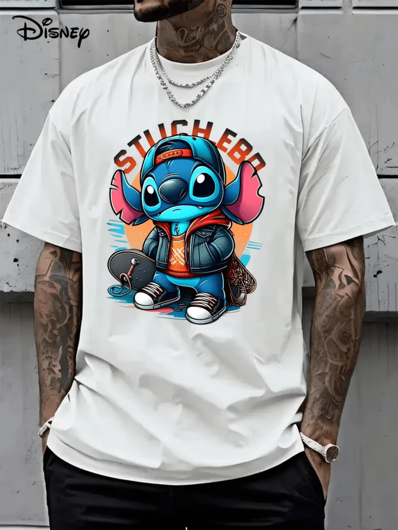 (Disney Licensed)Disney Lilo & Stitch Men's T-Shirt, Skateboard Stitch Streetwear Graphic Tee, Oversized Crew Neck Short Sleeve Casual T-Shirt, Cool Stitch In Denim Jacket With Skateboard Print Men's Hip Hop Summer Top, Disney Officially Authorized Men's Short-Sleeved T-Shirts, Mens Clothes, Men, Ropa De Hombre, Summer Clothes, Men Shirts, Graphic Tees, Disney Outfits Men, Graphic Tees, Camisetas Para Hombre, Camisas Para Hombre, Summer Outfits For Men, Father's Day Gift, Perfect Gift For Family And Friends, Which Are Necessary For Birthday Parties, Disney Shirts, Mens Clothes, Summer Clothes, Officially Licensed Disney T-Shirts, Disney Men's And Women's Spring/Summer Fashion Casual Short-Sleeve T-Shirts - 白色 - 查看 1