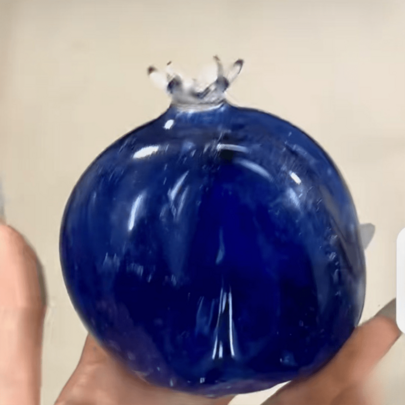 1個可塑性慢回彈椰子油手工藍莓捏捏球，紓壓玩具，手指玩具，(隨機款式)派對小禮品，小禮物袋填充物