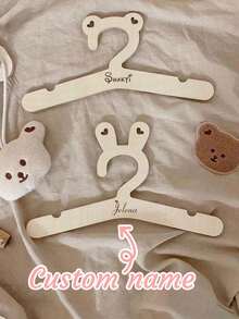 Cintre à vêtements de bébé en bois personnalisé avec nom personnalisé, organisateur de placard de chambre d'enfant, cadeau personnalisé, cadeau commémoratif pour nouveau-né, cadeau de naissance, accessoire photo pour annonce de grossesse, décoration minimaliste de chambre d'enfant - Multicolore - Voir 2