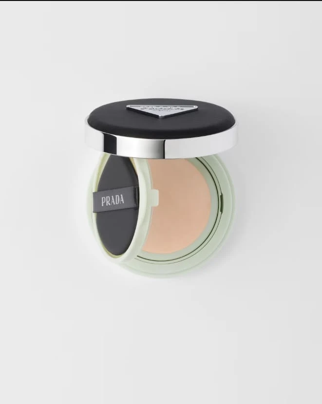 [6克] PRADA 尼龙气垫 SPF50+ 高倍防晒 12小时持久柔焦哑光遮瑕膏，适合油性肌肤，LN5/LN10 自然裸妆 - LN5-6g - 查看 1