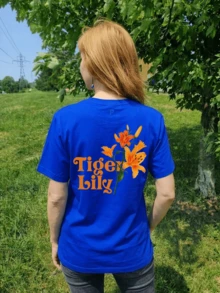 Summer New Arrival Unisex Tiger Lily Floral Print T-Shirt, Couple Matching Vintage Wash Tee For Spring & Summer, Perfect Mother's Day Outfit, Family Gathering, Daily Casual Wear & Thoughtful Gift Idea For Mom - 藍色 - 查看 2