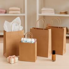 Sacola de Papel Kraft Pequena 21,5x15x8cm Kit com 5 Unidades Ideal Para Presentes Lembrancinhas Embalagens Elegantes Resistentes Sustentáveis Perfeitas Para Festas Eventos e Lojas - Multicolorido - Visão 4