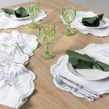 American-Style Placemat Set With Embroidered Charger Plates And Simple Napkins. Table Setting Kit With Simple Napkins. - Lila Púrpura - Ver 5
