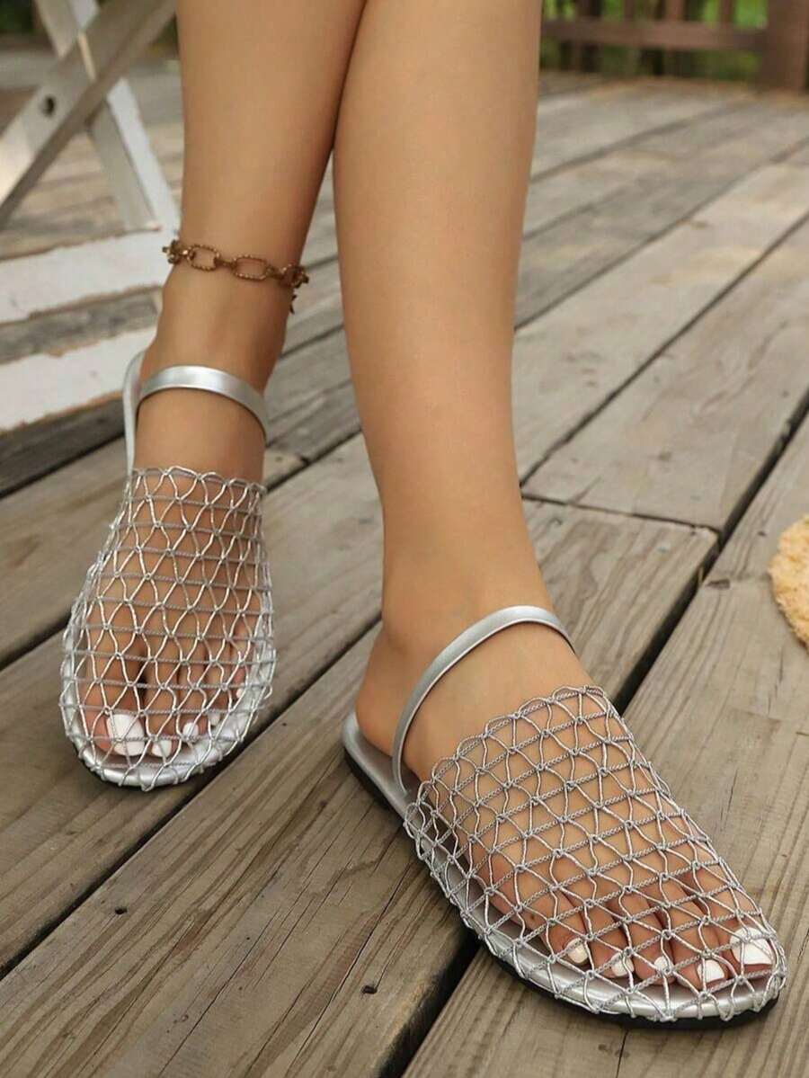 Mẫu dép xăng đan đế bằng thoải mái, khoét lỗ, dành cho nữ, hàng mới về.