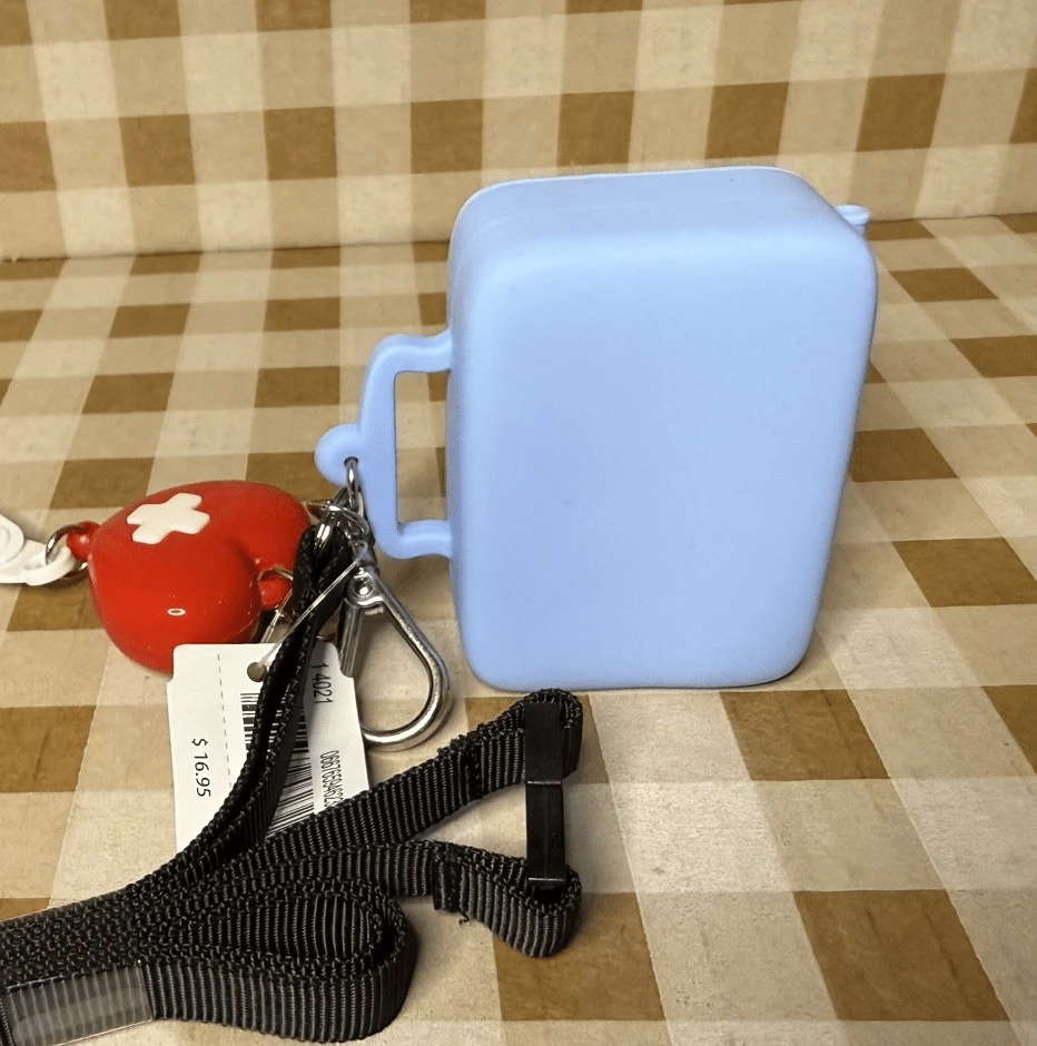 Keychain Holder Gel Holder Included At Random Bath B&BW Original Silicone And Glitter Figures Boot Flower Basket Cake Coquette Heart SEAHORSE BANANA SUITCASE BUTTERFLY CHRISTMAS CEREAL MILK Apple Villain FROSTY SAUSAGE Princesses Crown Castle Flamingo Carrot Rabbit Chocolate Turtle - 藍色 - 查看 1