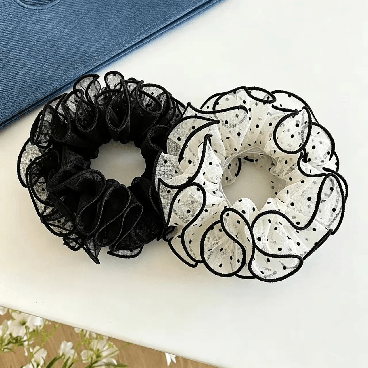 Chouchou minimaliste à pois français pour queue de cheval basse et chignon, élastique à cheveux élégant, accessoire capillaire polyvalent pour tous les jours - Multicolore - Voir 1