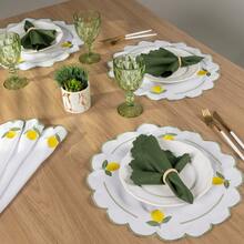 American-Style Placemat Set With Embroidered Charger Plates And Simple Napkins. Table Setting Kit With Simple Napkins. - Limón blanco - Ver 3