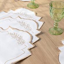 American-Style Placemat Set With Embroidered Charger Plates And Simple Napkins. Table Setting Kit With Simple Napkins. - Refinamiento de marfil - Ver 4