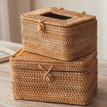 1 pieza Caja de pañuelos tejida a mano de ratán, dispensador de pañuelos cuadrado tejido con base antideslizante, bordes lisos, adecuado para decoración del hogar, baño, oficina, hotel - Amarillo - Ver 5