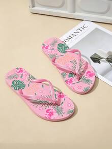 Dép xỏ ngón thanh lịch với điểm nhấn màu đen nổi bật cùng họa tiết hoa nhiệt đới tạo nên vẻ ngoài mùa hè tinh tế. Dép xỏ ngón co giãn cao, thoáng khí, lý tưởng cho những du khách sành điệu và những người đi biển. Dép đi biển nhỏ gọn, tiện lợi khi đi du lịch, tuyệt vời cho các chuyến du lịch trên tàu biển, công viên nước và các buổi tụ họp ngoài trời. Dép xăng đan đế bằng phong cách Boho, phụ kiện giày dép mùa hè dành cho nữ. - Dép nữ - Xem 13