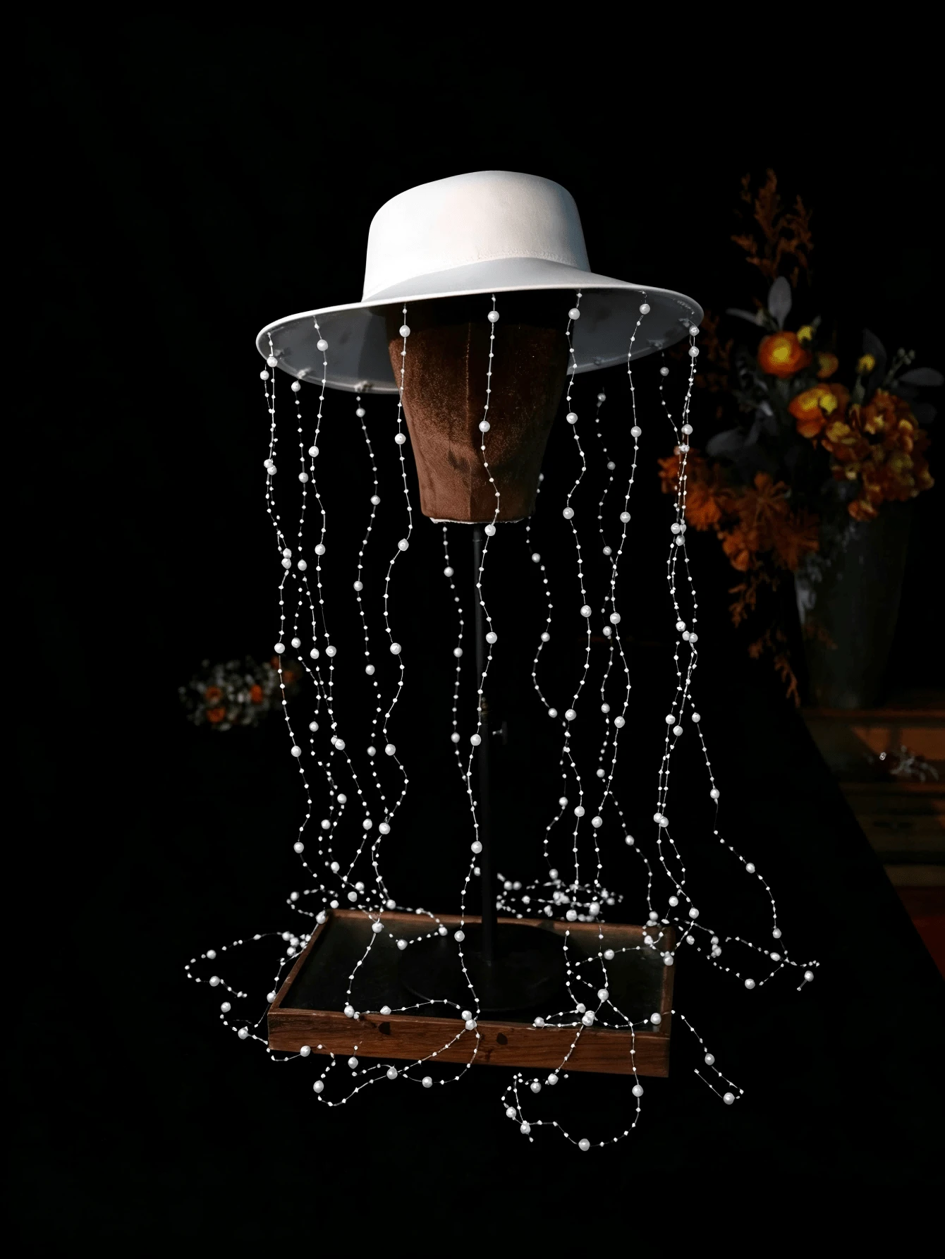 Elegant French Style Pearl Tassel Fedora Hat, White Felt Wide Brim Hat With Hanging Veil, Chic Headpiece For Wedding, Party & Prom - A - 查看 1