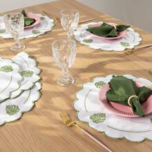 American-Style Placemat Set With Embroidered Charger Plates And Simple Napkins. Table Setting Kit With Simple Napkins. - costilla de Adán - Ver 5