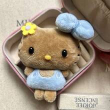 SANRIO 1个Hello Kitty毛绒娃娃，卡通黑皮KT猫，度假风，可作包包挂饰、汽车挂件、节日礼物 - 彩色 - 查看 14