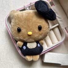 SANRIO 1个Hello Kitty毛绒娃娃，卡通黑皮KT猫，度假风，可作包包挂饰、汽车挂件、节日礼物 - 彩色 - 查看 12
