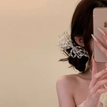 女士优雅珍珠蝴蝶结发夹，适合日常佩戴，居家、学校、海滩、工作、派对、节日、生日、返校、新年、情人节、母亲节、圣诞节、婚礼、音乐节、毕业典礼、春夏、旅行等场合。 - 彩色 - 查看 4