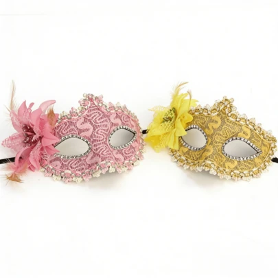 Masque de Venise de luxe en dentelle vénitienne, plumes, fleurs et cristaux. Masque élégant pour les yeux, convenant pour Halloween, mariage, bal de promo et accessoires de costume