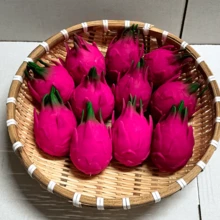 1个逼真火龙果挤压玩具，仿真水果减压球（颜色随机），成人桌面玩具，柔软有弹性的指尖玩具，趣味手持新奇玩具，适合成人派对、办公桌和家庭使用 - 彩色 - 查看 11