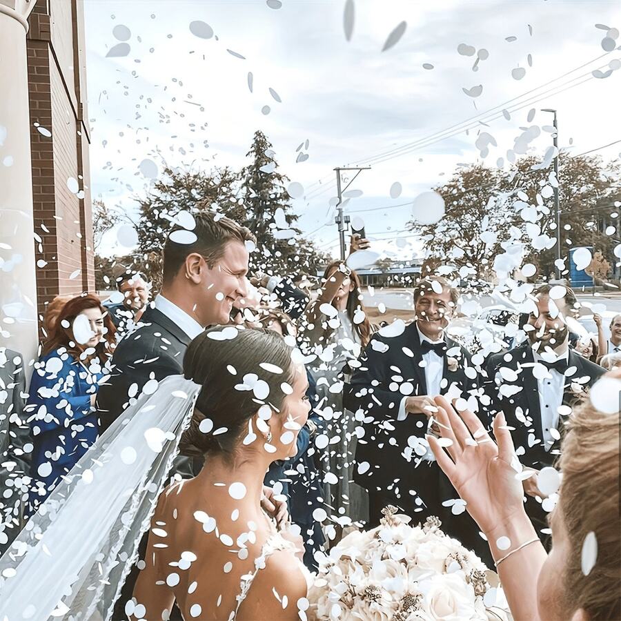 1000 Peças de Confetes em Formato de Coração Branco, Essencial para Atmosfera Romântica em Casamentos, Pedidos de Casamento, Festas de Aniversário e Mais, Criando Instantaneamente uma Cena Suave e Sonhadora. A Cor Branca Pura Traz um Filtro Limpo e Puro, Misturando-se Perfeitamente em Casamentos, Pedidos de Casamento, Fotos de Registro de Casamento, Festas de Aniversário, Sessões de Fotos de Formatura e Mais - A - Visão 1